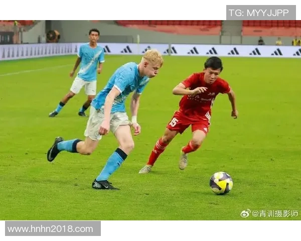 足球之星璀璨登场 用激情与荣耀点亮赛场的每一刻